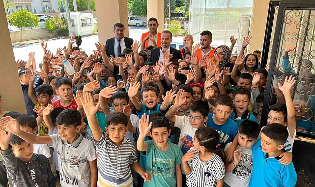 Malatya Girişimci İş İnsanları Derneği 'den öğrencilere kırtasiye desteği