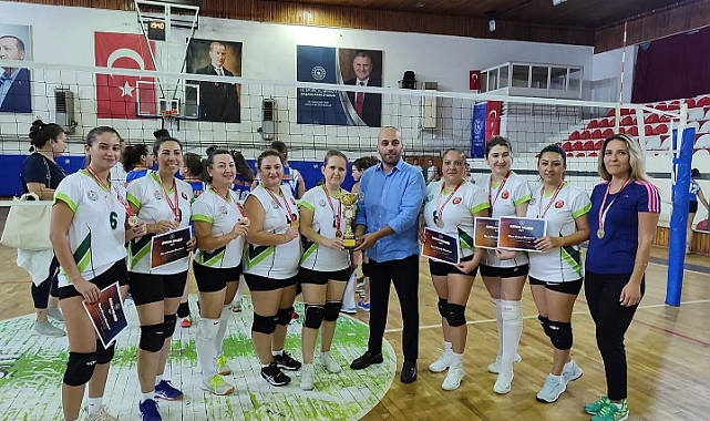 Muğla kadınları voleybolda fırtına gibi