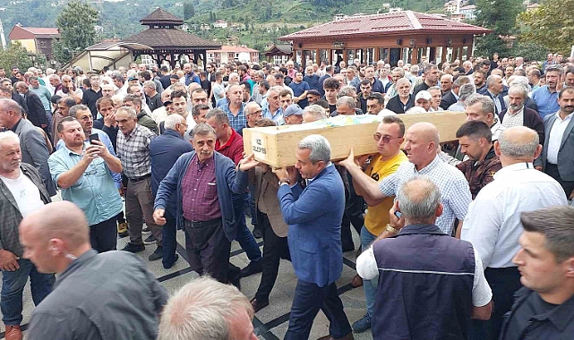 Okulun 4. katından merdiven boşluğuna düşen kız çocuğu son yolculuğuna uğurlandı