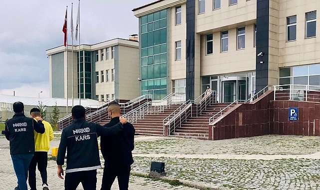 Polis aparta uyuşturucu operasyonu düzenlendi