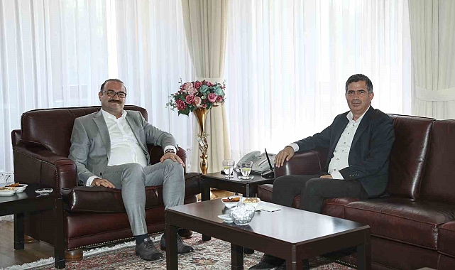 Rektör Hacımüftüoğlu'na hayırlı olsun ziyaretleri devam ediyor