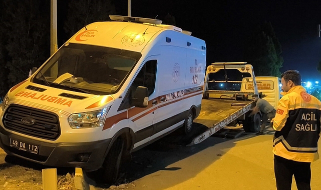 Sağlık Ekipleri Ambulans la kaza yaptı: 2 yaralı