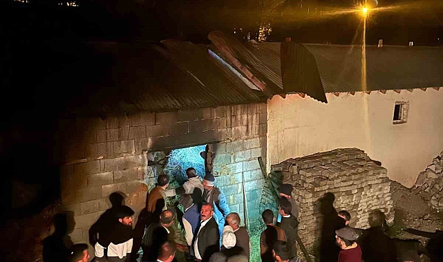 Samanlık ve ahır yangınında maddi hasar oluştu