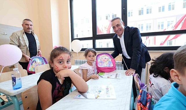 Sultangazi Belediyesi’nden 15 bin öğrenciye eğitim desteği