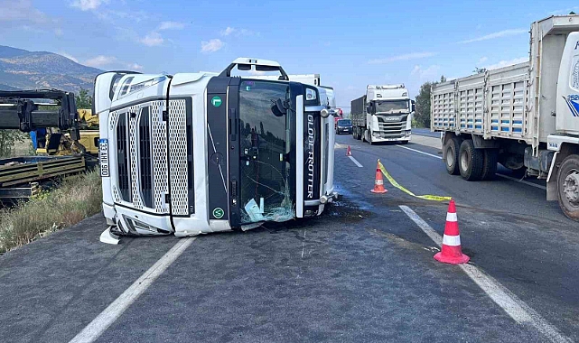 Tırın devrildiği kazada 1 kişi öldü