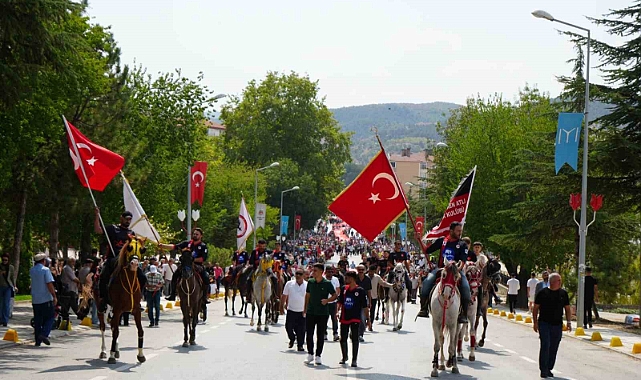 Türkiye’nin dört bir yanından gelen Yörükler Söğüt’te buluştu