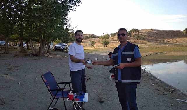 Van’da amatör balıkçılar denetime takıldı: Küçük balıklar suya bırakıldı