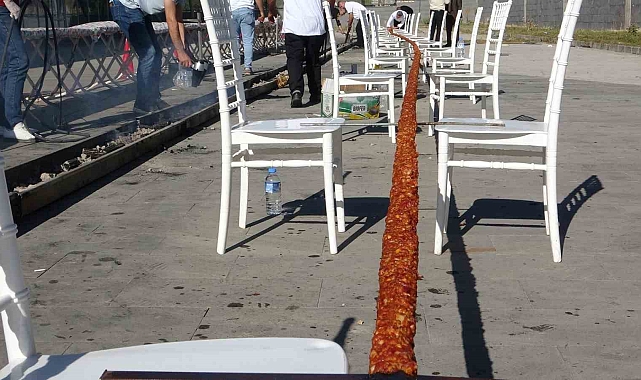 Van'da 65 metrelik kebap