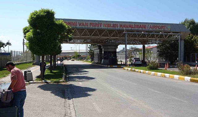 Van'da düşürülen uçak seferleri sayılarına tepki