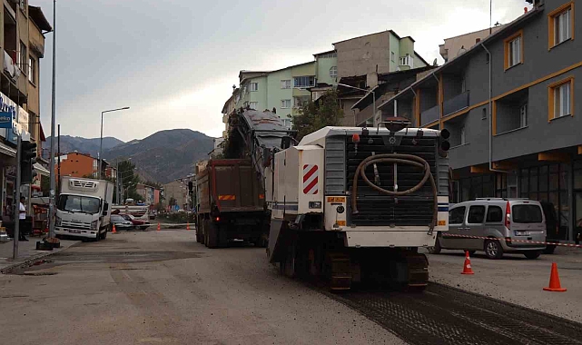 Yollar yeniden asfaltlanıyor