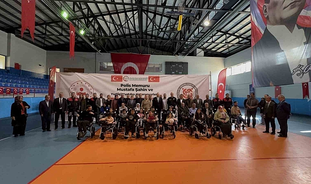 20 engelliye akülü araç dağıtıldı