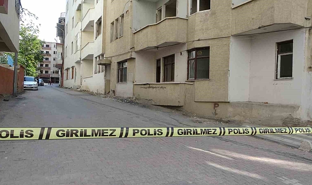 5,9'luk depremle sarsılan Malatya'da ağır hasarlı binalar için güvenlik önemli alınıyor