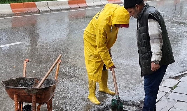 Ağrı'da 35 saat aralıksız yağan yağmur sonrası çalışma başlatıldı