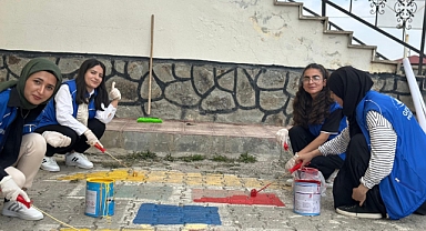 Ağrı'da çocuklar teknolojiyi bırakıp oyun alanlarına koşuyor