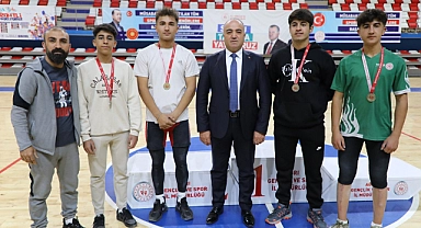 Ağrı'da Halter il birinciliği müsabakaları tamamlandı