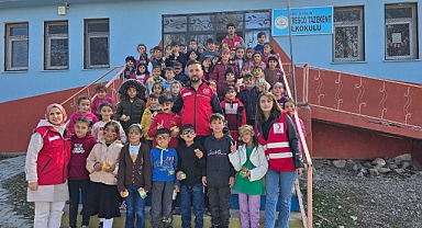 Ağrı Kızılay’dan miniklere sürpriz
