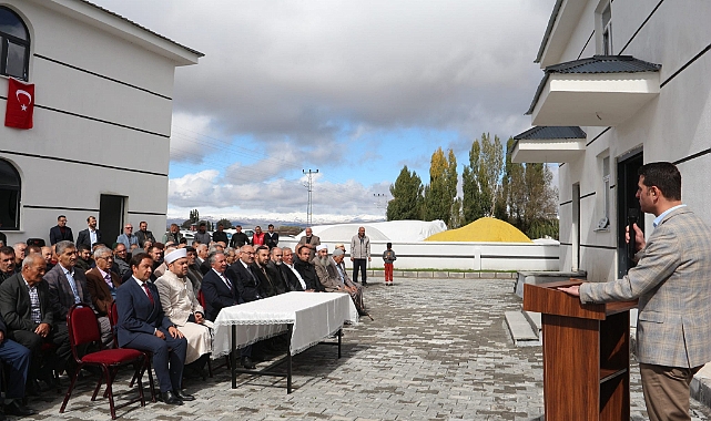 Ağrı Şeyh Abdulbari Küfrevi Camii dualarla ibadete açıldı.