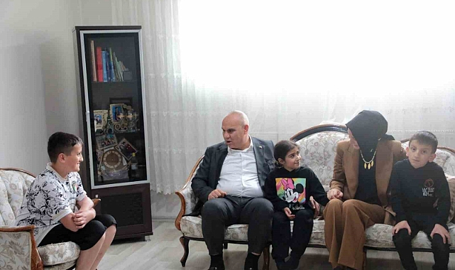 Ağrı Valisi Koç, Yıldız ailesini ziyaret etti