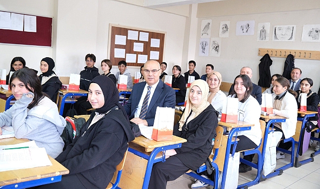 Ağrı Valisi Mustafa Koç öğrencilerle bir araya geldi