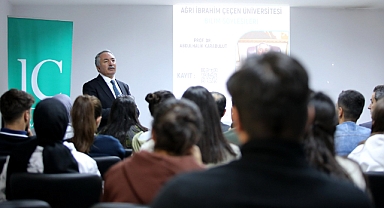 AİÇÜ’de Bilim Söyleşileri Başladı