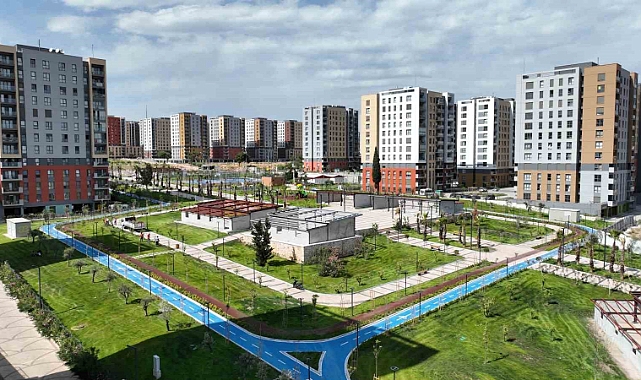 Antalya Büyükşehir’in Kentsel Dönüşüm Projesi’nde bin 68 konut daha sahiplerine teslim ediliyor