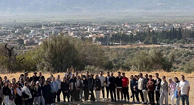 Atça’da öğrencilerden doğa yürüyüşü