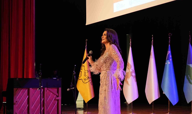 Azerbaycanlı sanatçı Mammadova'dan unutulmaz konser