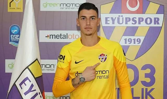 Berke Özer kimdir? Berke Özer kaç yaşında, nereli? Berke Özer ne kadar maaş alıyor? Berke Özer hangi takımlarda oynadı?