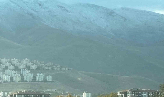 Beydağı'na Mevsimin ilk karı yağdı