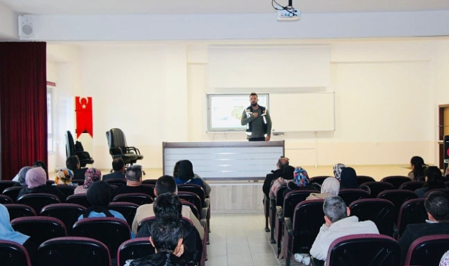 Bilecik’te velilere narkotik polislerince seminer verildi