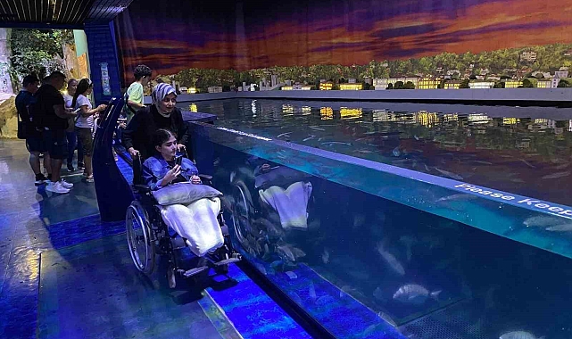 Bitlisli engelliler İstanbul'un tarihi ve turistik mekanlarını gezdi