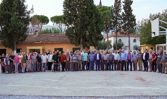 Çocukların yüzü Başkan Yetişkin ile güldü