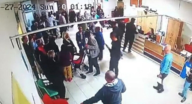 Depreme hastanede yakalanan vatandaşların kaçışması güvenlik kamerasında