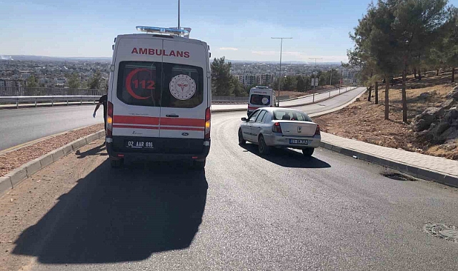 Devrilen motosikletteki 2 kişi yaralandı