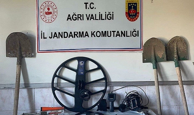 Diyadin ve Hamur’da kaçak kazı yapanlara operasyon