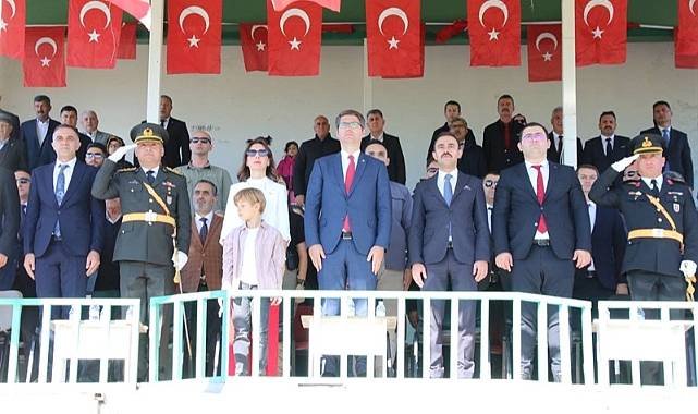 Erciş'teki 29 Ekim Kutlamaları Göz Doldurdu