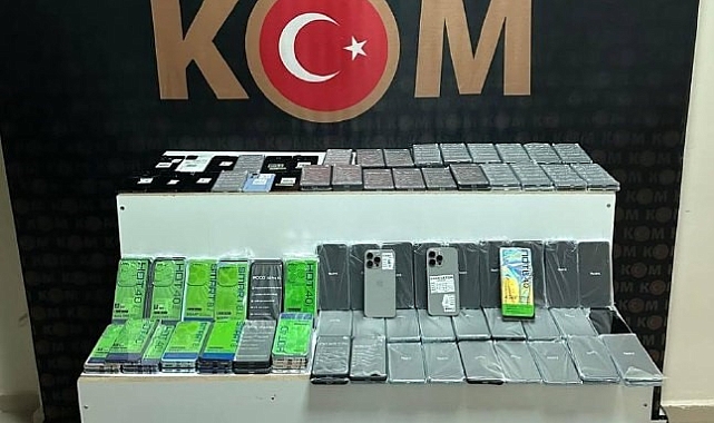 Erciş'te kaçak cep telefonu