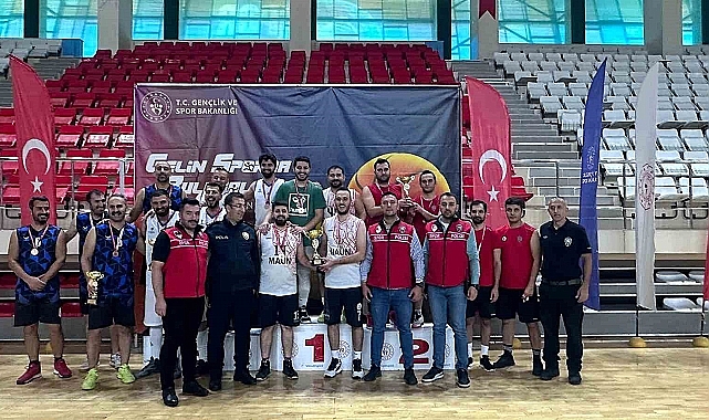 Erzincan'da 3x3 Basketbol turnuvası tamamlandı