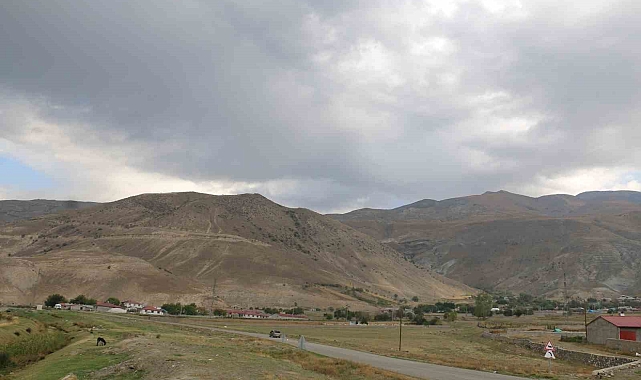 Erzincan Günebakan köyünde, sel riskinin ortadan kaldırılması amacıyla çalışma başlatıldı