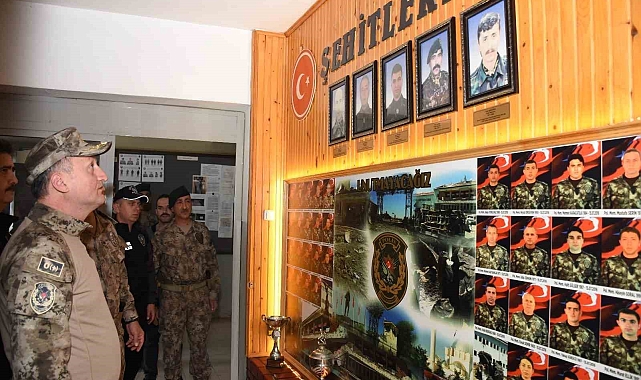Erzincan İl Emniyet Müdürü Zafer Baybaba, Özel Harekat ve Çevik Kuvvet polisleriyle bir araya geldi