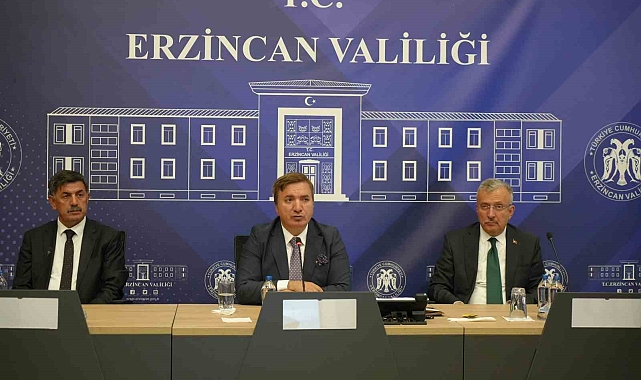 Erzincan'da Türkiye Yüzyılında 1. Uluslararası Türk Diasporası Sempozyumu kapsamında toplantı düzenlendi