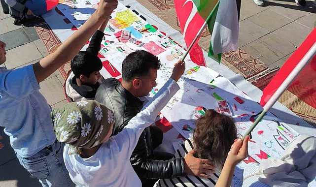 Erzurum da devlet korumasındaki çocuklar "Filistin'deki Çocuklar İçin Çiz" etkinliğine katıldı