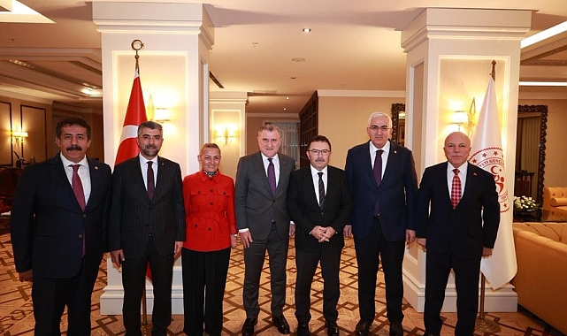 Erzurum heyetinden Bakan Bak'a ziyaret