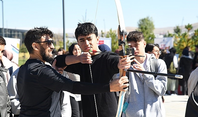 Erzurum Teknik Üniversitesi kulüp tanıtım festivali ile yeni akademik yıla merhaba dedi