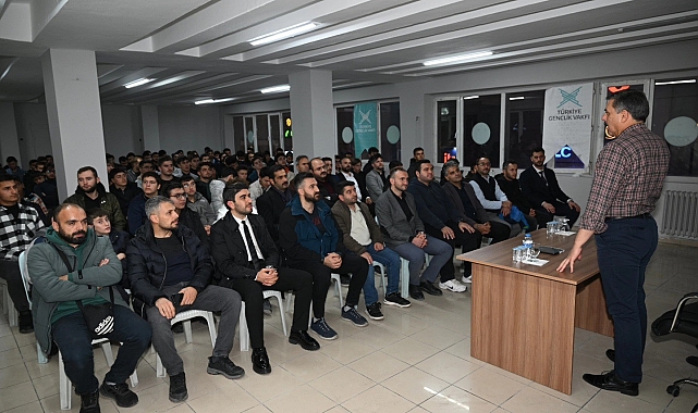 Erzurum Valisi Çiftçi,  Türkiye Gençlik Vakfı'nın gerçekleştirdiği 'Velhasıl sohbetler' e katıldı