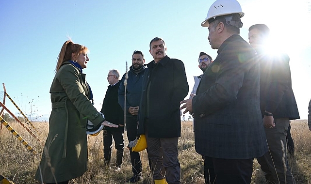 Erzurum Valisi Mustafa Çiftçi, Karaz radyo istasyonunda incelemelerde bulundu