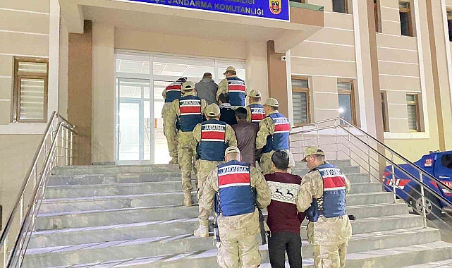Erzurum'da jandarma düzensiz göçe geçit vermiyor