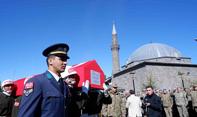 Erzurumlu şehit Üsteğmen Fatih Çelik gözyaşlarıyla uğurladı