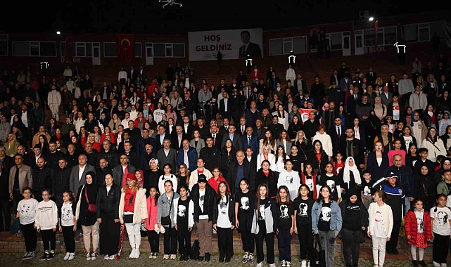 Esenyurt’ta Cumhuriyet Defilesi görsel şölen oluşturdu
