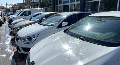 Galericiler: "Araç piyasası faiz oranlarının düşmesini bekliyor"